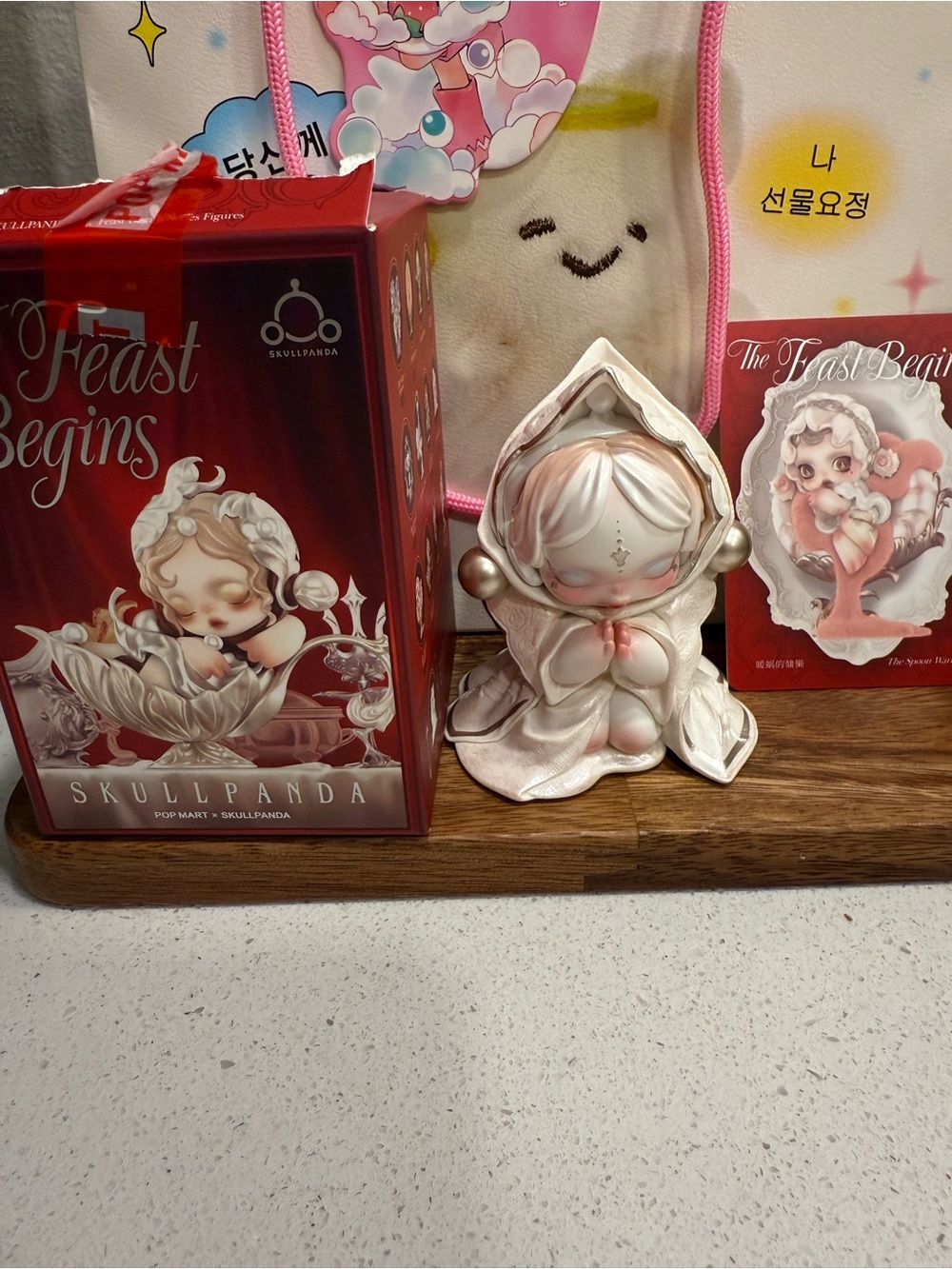 POP MART SKULLPANDA - ‘The Napkin’ The Feast Begins Series Figures